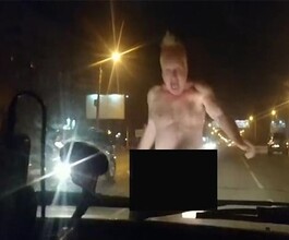 В Нижнем Новгороде голый мужчина напал на автомобиль и откусил его пассажирке нос