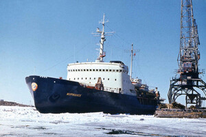 Ледоколы "Владивосток" и "Мурманск" успешно прошли ледовые испытания