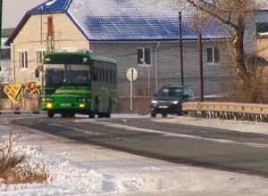 В Саяногорске водитель халатно отнесся к маленьким пассажирам