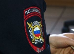 В Саяногорске участковый уполномоченный полиции изъял алкогольную продукцию из магазина