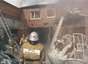 В Саяногорске сгорело СТО