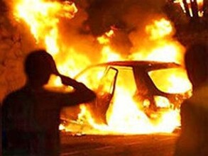 Житель Саяногорска сжег машину своей бывшей возлюбленной