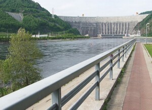 В качестве площадки для встречи Олимпийского огня выбрана смотровая Саяно-Шушенской ГЭС