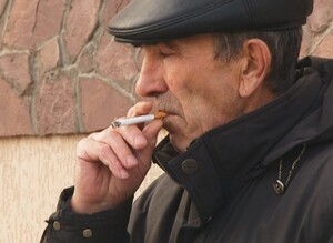 3 тысячи рублей – за курение на детской площадке