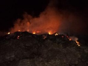 В Саяногорске несколько часов тушили огромный пожар