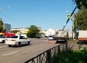 В Саяногорске устанавливают новые дорожные знаки